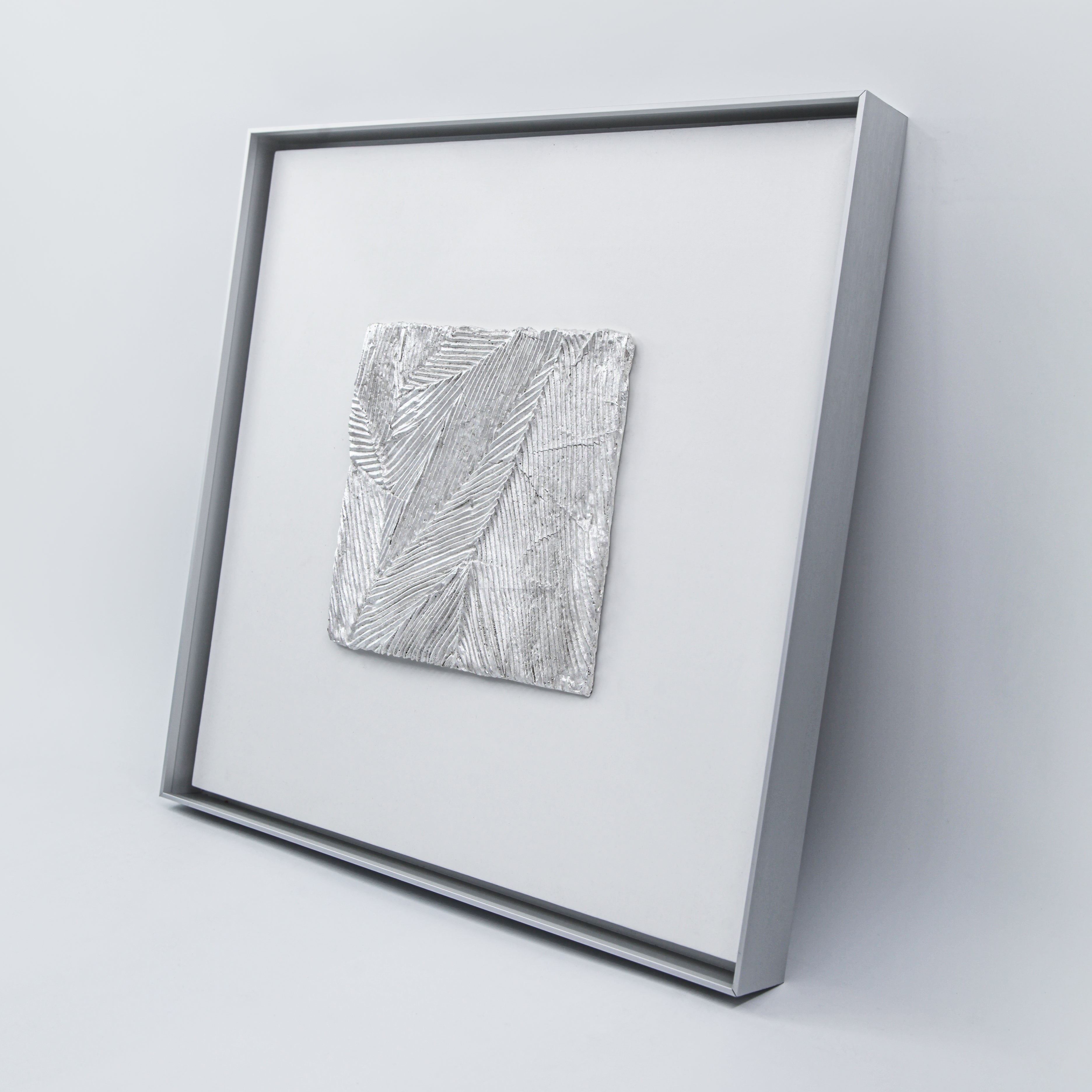 Meridian — Silve Foil · Aura Frame